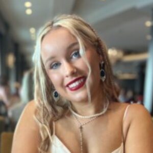 Becca Mctier - Singing teacher