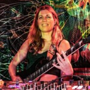 Andreia Passo - Guitar teacher